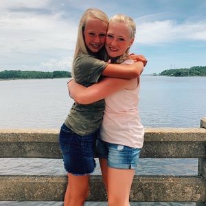 Meet your Posher, Olivia